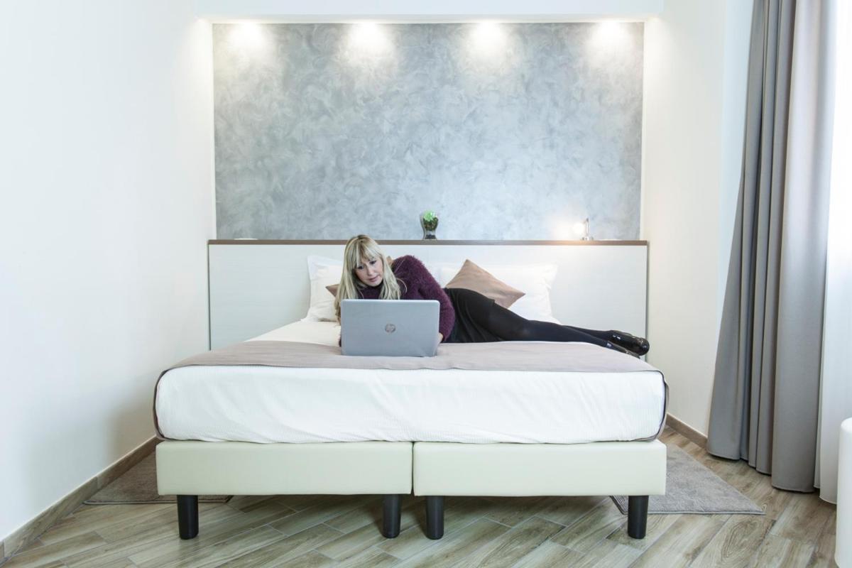 Bhl Boutique Rooms Λενιάνο Εξωτερικό φωτογραφία